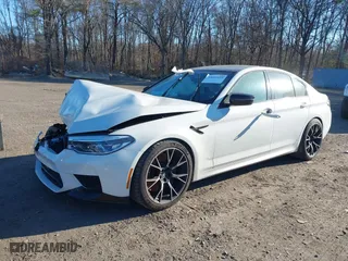 2019 BMW M5 Competition with VIN WBSJF0C57KB285614, listed as a IAAI auction lot 39011419 with 1 mi miles. Bid and sale history available at carsss.com. Image 17.