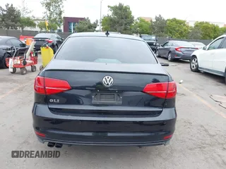 2017 Volkswagen Jetta GLI z VIN 3VW4T7AJ1HM347867, wystawiony jako IAAI lot #42408757 z przebiegiem 82 905 mil mil oraz . Historia ofert i sprzedaży dostępna na DreamBid. Obrazek 17.