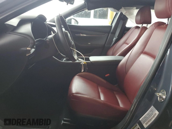 2024 Mazda 3 S Carbon Edition z VIN JM1BPBLM2R1709549, wystawiony jako Copart lot #46490235 z przebiegiem 32 448 mil mil oraz Szkoda całkowita • Salvage title. Historia ofert i sprzedaży dostępna na DreamBid. Obrazek 7.