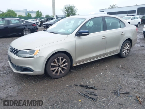 2013 Volkswagen Jetta SE z VIN 3VWDP7AJ9DM213171, wystawiony jako IAAI lot #42278515 z przebiegiem 146 386 mil mil oraz . Historia ofert i sprzedaży dostępna na DreamBid. Obrazek 2.
