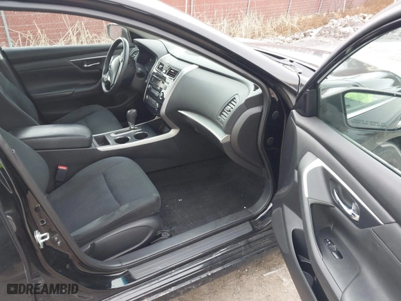 2015 Nissan Altima 2.5 with VIN 1N4AL3AP1FN390326, listed as a IAAI auction lot 41138264 with 128,020 mi miles. Bid and sale history available at carsss.com. Image 5.