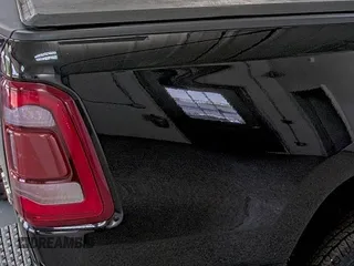 2022 Ram 1500 Big Horn z VIN 1C6RRFFG3NN179009, wystawiony jako IAAI lot #42521052 z przebiegiem 60 189 mil mil oraz . Historia ofert i sprzedaży dostępna na DreamBid. Obrazek 24.