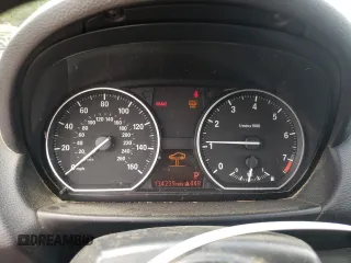 2011 BMW 1 Series 128i с VIN WBAUN1C55BVH83029, выставлен на аукционе Copart как лот 55914785 с пробегом 134 239 миль миль и Чистый • Clean title. История ставок и продаж доступна на DreamBid. Изображение 9.