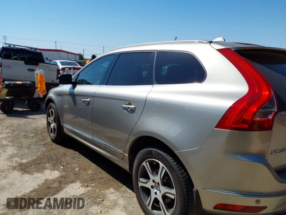 2015 Volvo XC60 T6 Drive-E Platinum с VIN YV449MDM8F2664536, выставлен на аукционе IAAI как лот 42037988 с пробегом 126 550 миль миль и . История ставок и продаж доступна на DreamBid. Изображение 14.