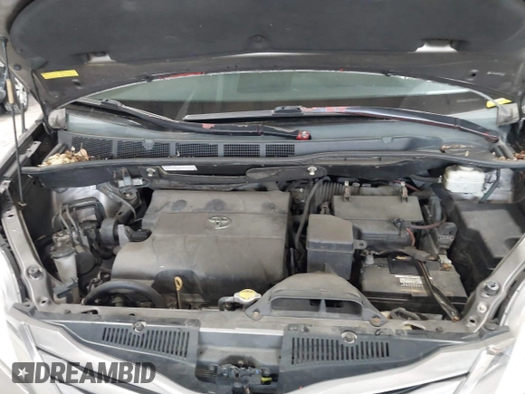 2011 Toyota Sienna XLE AAS with VIN 5TDYK3DC0BS063232, listed as a IAAI auction lot 42433187 with 198,252 mi miles and . Bid and sale history available at DreamBid. Image 10.