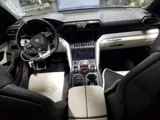 2022 Lamborghini Urus z VIN ZPBUA1ZL9NLA22224, wystawiony jako Copart lot #79019844 z przebiegiem Nie podano mil oraz Szkody całkowita. Historia ofert i sprzedaży dostępna na DreamBid. Obrazek 8.