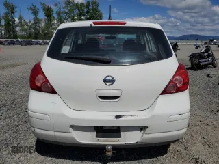 2007 Nissan Versa SL z VIN 3N1BC13E07L387968, wystawiony jako Copart lot #56212805 z przebiegiem 223 651 mil mil oraz Szkoda całkowita • Salvage title. Historia ofert i sprzedaży dostępna na DreamBid. Obrazek 6.