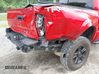 2017 Toyota Tacoma SR5 с VIN 5TFCZ5AN9HX117492, выставлен на аукционе IAAI как лот 42249664 с пробегом 96 781 миль миль и . История ставок и продаж доступна на DreamBid. Изображение 6.