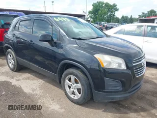 2016 Chevrolet Trax LS z VIN KL7CJNSB6GB590254, wystawiony jako IAAI lot #42371088 z przebiegiem 159 949 mil mil oraz . Historia ofert i sprzedaży dostępna na DreamBid. Obrazek 1.