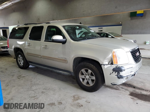 2011 GMC Yukon XL SLT with VIN 1GKS1KE01BR258475, listed as a Copart auction lot 55305385 with 201,517 mi miles and Clean Title. Bid and sale history available at carsss.com. Image 4.