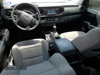 2017 Toyota Tacoma SR z VIN 5TFAX5GNXHX096186, wystawiony jako Copart lot #53731085 z przebiegiem 109 821 mil mil oraz Szkoda całkowita • Salvage title. Historia ofert i sprzedaży dostępna na DreamBid. Obrazek 8.
