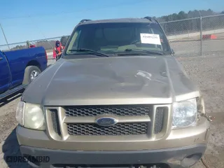 2002 Ford Explorer Sport Trac Value with VIN 1FMZU67E12UB21952, listed as a IAAI auction lot 41689239 with 102,086 mi miles. Bid and sale history available at carsss.com. Image 12.