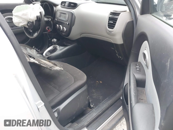 2016 Kia Soul with VIN KNDJN2A23G7865872, listed as a IAAI auction lot 41119669 with 1 mi miles. Bid and sale history available at carsss.com. Image 5.