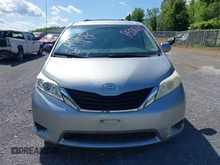 2011 Toyota Sienna LE AAS with VIN 5TDKK3DC2BS175598, listed as a IAAI auction lot 42186153 with 169,267 mi miles. Bid and sale history available at carsss.com. Image 13.