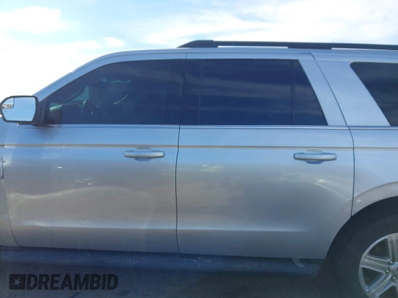 2019 Ford Expedition Max XLT with VIN 1FMJK1HT3KEA11482, listed as a IAAI auction lot 41673511 with Not provided miles and . Bid and sale history available at DreamBid. Image 13.