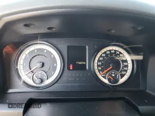 2018 Ram 1500 Express z VIN 3C6JR6AT0JG173365, wystawiony jako Copart lot #82869854 z przebiegiem 77 897 mil mil oraz Szkoda całkowita • Salvage title. Historia ofert i sprzedaży dostępna na DreamBid. Obrazek 9.