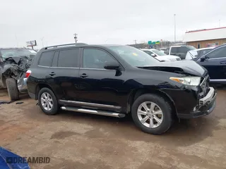 2011 Toyota Highlander with VIN 5TDZK3EHXBS032438, listed as a IAAI auction lot 41700739 with 210,295 mi miles. Bid and sale history available at carsss.com. Image 13.