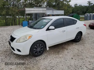 2013 Nissan Versa S Plus z VIN 3N1CN7AP8DL872439, wystawiony jako Copart lot #55120295 z przebiegiem 169 605 mil mil oraz Szkoda całkowita • Salvage title. Historia ofert i sprzedaży dostępna na DreamBid. Obrazek 1.