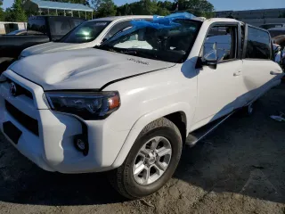 2019 Toyota 4Runner SR5 z VIN JTEBU5JR2K5661943, wystawiony jako Copart lot #58128545 z przebiegiem Nie podano mil oraz Szkoda całkowita • Salvage title. Historia ofert i sprzedaży dostępna na DreamBid. Obrazek 1.