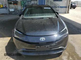 2024 Toyota Prius LE z VIN JTDACAAU0R3017895, wystawiony jako Copart lot #51476875 z przebiegiem 25 826 mil mil oraz Szkoda całkowita • Salvage title. Historia ofert i sprzedaży dostępna na DreamBid. Obrazek 5.