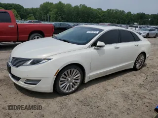 2013 Lincoln MKZ z VIN 3LN6L2G95DR802689, wystawiony jako Copart lot #57087015 z przebiegiem 118 510 mil mil oraz Szkoda całkowita • Salvage title. Historia ofert i sprzedaży dostępna na DreamBid. Obrazek 1.
