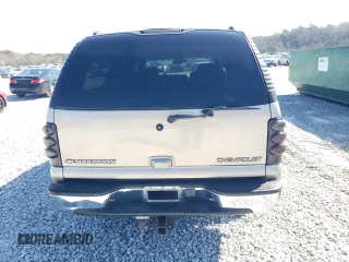 2001 Chevrolet Suburban LS with VIN 3GNEC16T21G265902, listed as a Copart auction lot 44120685 with 299,460 mi miles and Salvage Title. Bid and sale history available at carsss.com. Image 6.