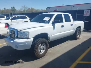 2006 Dodge Dakota ST with VIN 1D7HE28K46S706686, listed as a IAAI auction lot 41823876 with 89,685 mi miles and . Bid and sale history available at carsss.com. Image 17.
