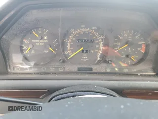 1991 Mercedes-Benz 300 300E with VIN WDBEA30D2MB339701, listed as a Copart auction lot 80088704 with 207,505 mi miles and Salvage Title. Bid and sale history available at carsss.com. Image 9.