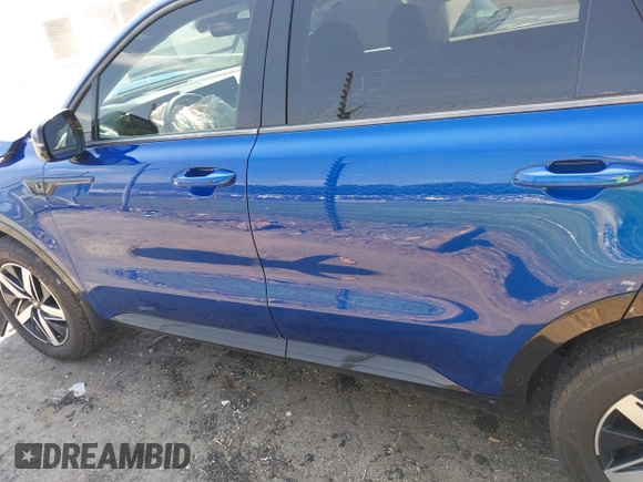 2021 Kia Sorento EX with VIN 5XYRHDLF9MG057885, listed as a IAAI auction lot 42409576 with 45,867 mi miles and . Bid and sale history available at DreamBid. Image 14.