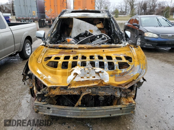 2022 Toyota Corolla Cross XLE with VIN 7MUDAABG1NV040838, listed as a Copart auction lot 43381005 with Not provided miles and Salvage title. Bid and sale history available at DreamBid. Image 5.