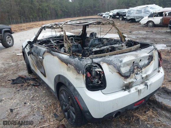 2017 MINI Convertible Cooper with VIN WMWWG5C30H3C20290, listed as a IAAI auction lot 41750397 with 1 mi miles. Bid and sale history available at carsss.com. Image 3.