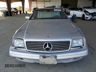 1998 Mercedes-Benz SL 500 z VIN WDBFA67F4WF163002, wystawiony jako Copart lot #61658345 z przebiegiem Nie podano mil oraz Czysty tytuł • Clean title. Historia ofert i sprzedaży dostępna na DreamBid. Obrazek 5.