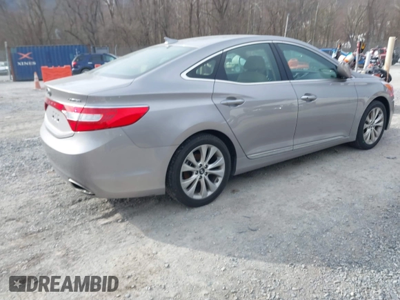 2014 Hyundai Azera Limited with VIN KMHFH4JG2EA373768, listed as a IAAI auction lot 41711780 with 43,447 mi miles and . Bid and sale history available at carsss.com. Image 4.