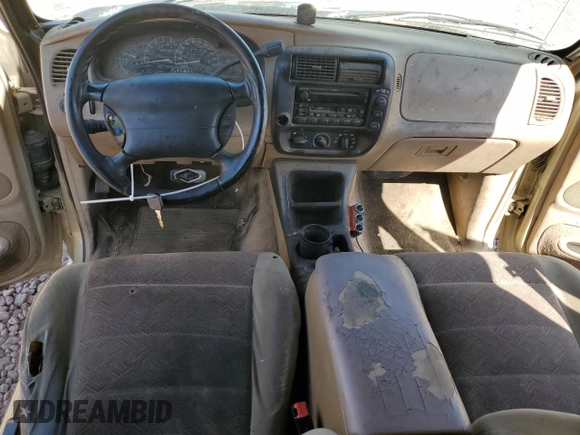 2000 Ford Explorer XLT with VIN 1FMZU63E7YZB87715, listed as a Copart auction lot 43539135 with 233,743 mi miles and Clean title. Bid and sale history available at DreamBid. Image 8.