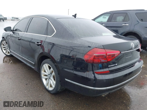 2017 Volkswagen Passat SE z VIN 1VWGT7A32HC017669, wystawiony jako IAAI lot #41938824 z przebiegiem 122 323 mil mil oraz . Historia ofert i sprzedaży dostępna na DreamBid. Obrazek 3.