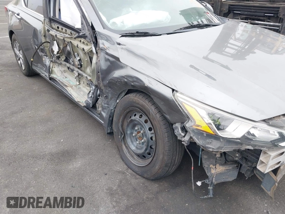2019 Nissan Altima S with VIN 1N4BL4BV2KC136119, listed as a IAAI auction lot 41970100 with 130,908 mi miles and . Bid and sale history available at carsss.com. Image 17.