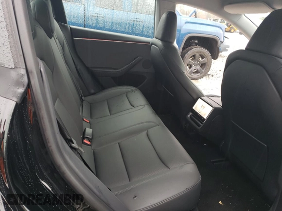 2024 Tesla Model 3 z VIN 5YJ3E1EA5RF748960, wystawiony jako Copart lot #83690834 z przebiegiem 2111 mil mil oraz Szkody całkowita. Historia ofert i sprzedaży dostępna na DreamBid. Obrazek 10.