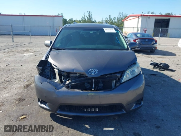 2017 Toyota Sienna LE Auto Access Seat with VIN 5TDKZ3DC7HS781788, listed as a IAAI auction lot 41793638 with 65,529 mi miles. Bid and sale history available at carsss.com. Image 13.