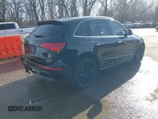2015 Audi SQ5 Premium Plus z VIN WA1CGAFP2FA034960, wystawiony jako IAAI lot #41144485 z przebiegiem 185 382 mil mil oraz . Historia ofert i sprzedaży dostępna na DreamBid. Obrazek 4.