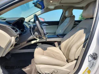 2017 Lincoln MKZ Hybrid Select z VIN 3LN6L5LU7HR630229, wystawiony jako Copart lot #63202135 z przebiegiem 164 915 mil mil oraz Szkoda całkowita • Salvage title. Historia ofert i sprzedaży dostępna na DreamBid. Obrazek 7.