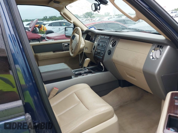 2013 Ford Expedition XLT with VIN 1FMJU1H51DEF27015, listed as a IAAI auction lot 42421404 with 147,671 mi miles and . Bid and sale history available at DreamBid. Image 5.