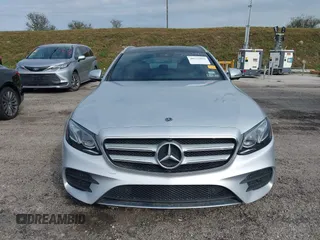 2019 Mercedes-Benz E-Class E 450 with VIN WDDZH6JB7KA520993, listed as a IAAI auction lot 40525935 with 1 mi miles. Bid and sale history available at carsss.com. Image 6.