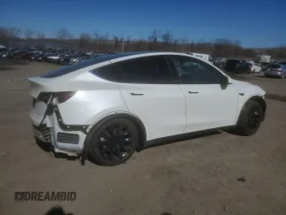 2022 Tesla Model Y Long Range with VIN 7SAYGDEE3NF385950, listed as a Copart auction lot 48481785 with 48,138 mi miles and Salvage Title. Bid and sale history available at carsss.com. Image 3.