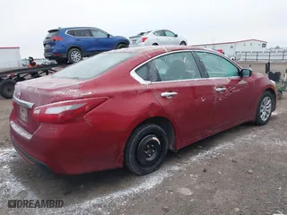 2018 Nissan Altima 2.5 SL with VIN 1N4AL3AP3JC133513, listed as a IAAI auction lot 41324260 with 110,918 mi miles. Bid and sale history available at carsss.com. Image 4.