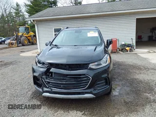 2018 Chevrolet Trax LT with VIN 3GNCJPSB7JL332871, listed as a IAAI auction lot 41946788 with 60,987 mi miles. Bid and sale history available at carsss.com. Image 13.