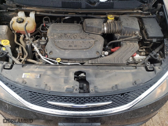 2020 Chrysler Voyager LXI with VIN 2C4RC1DG4LR164454, listed as a Copart auction lot 47022985 with 117,823 mi miles and Salvage Title. Bid and sale history available at carsss.com. Image 12.
