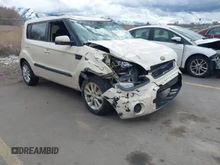 2013 Kia Soul + z VIN KNDJT2A61D7775396, wystawiony jako IAAI lot #41864675 z przebiegiem 116 846 mil mil oraz . Historia ofert i sprzedaży dostępna na DreamBid. Obrazek 1.
