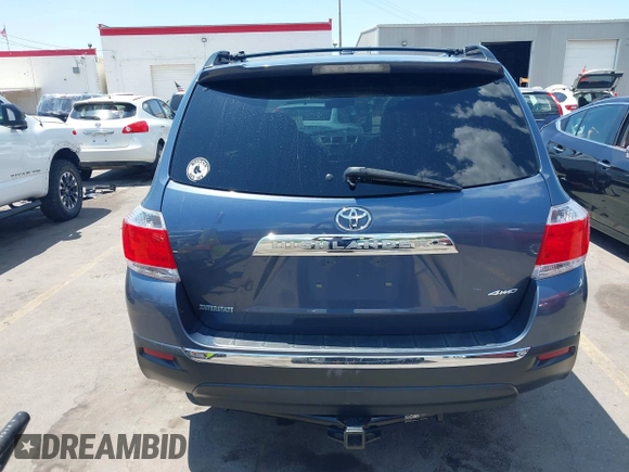 2013 Toyota Highlander Limited with VIN 5TDDK3EH7DS228933, listed as a IAAI auction lot 42442790 with 131,209 mi miles and . Bid and sale history available at DreamBid. Image 15.