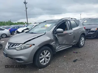 2011 Nissan Murano SL z VIN JN8AZ1MW3BW181761, wystawiony jako IAAI lot #42198941 z przebiegiem 135 150 mil mil oraz . Historia ofert i sprzedaży dostępna na DreamBid. Obrazek 6.