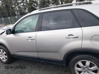2013 Kia Sorento LX with VIN 5XYKT4A25DG379178, listed as a IAAI auction lot 41080352 with 112,927 mi miles. Bid and sale history available at carsss.com. Image 15.